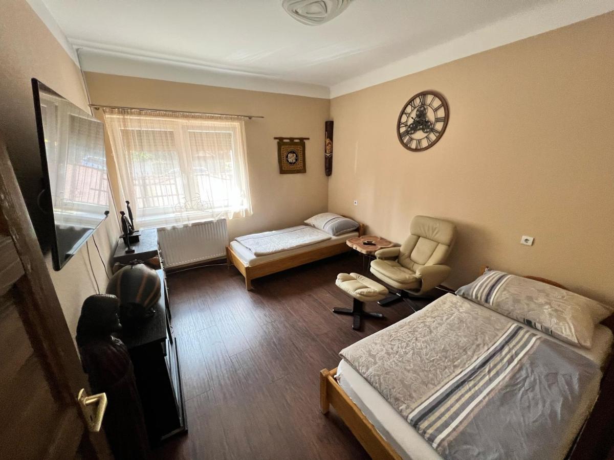 Feher Galamb Apartman Gyal Luaran gambar