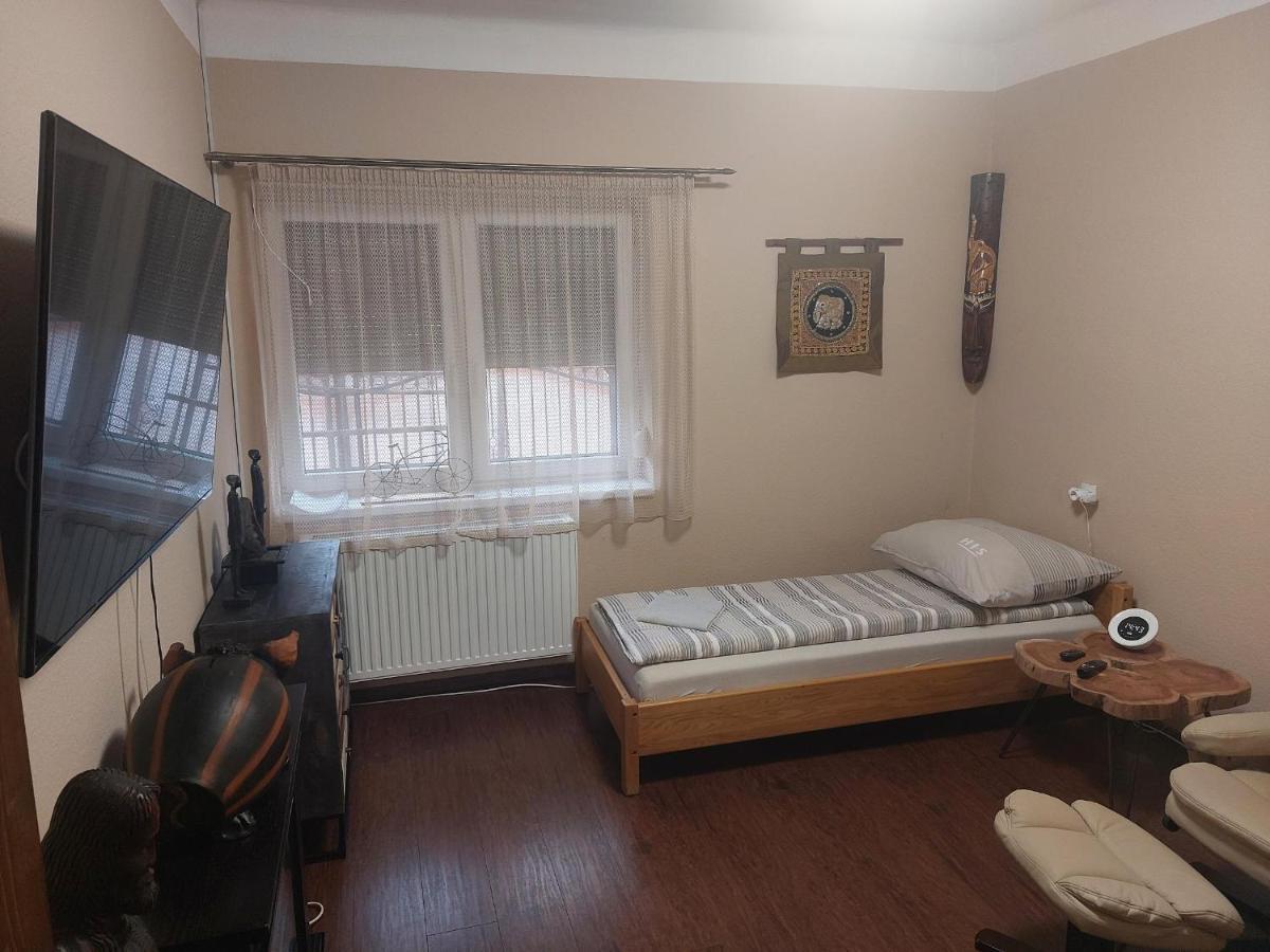 Feher Galamb Apartman Gyal Luaran gambar